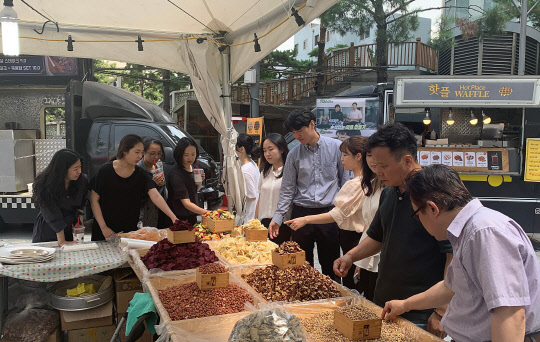 롯데백화점 영등포점이 소상공인 판로 지원을 위한 행사를 진행한다. <롯데쇼핑 제공>